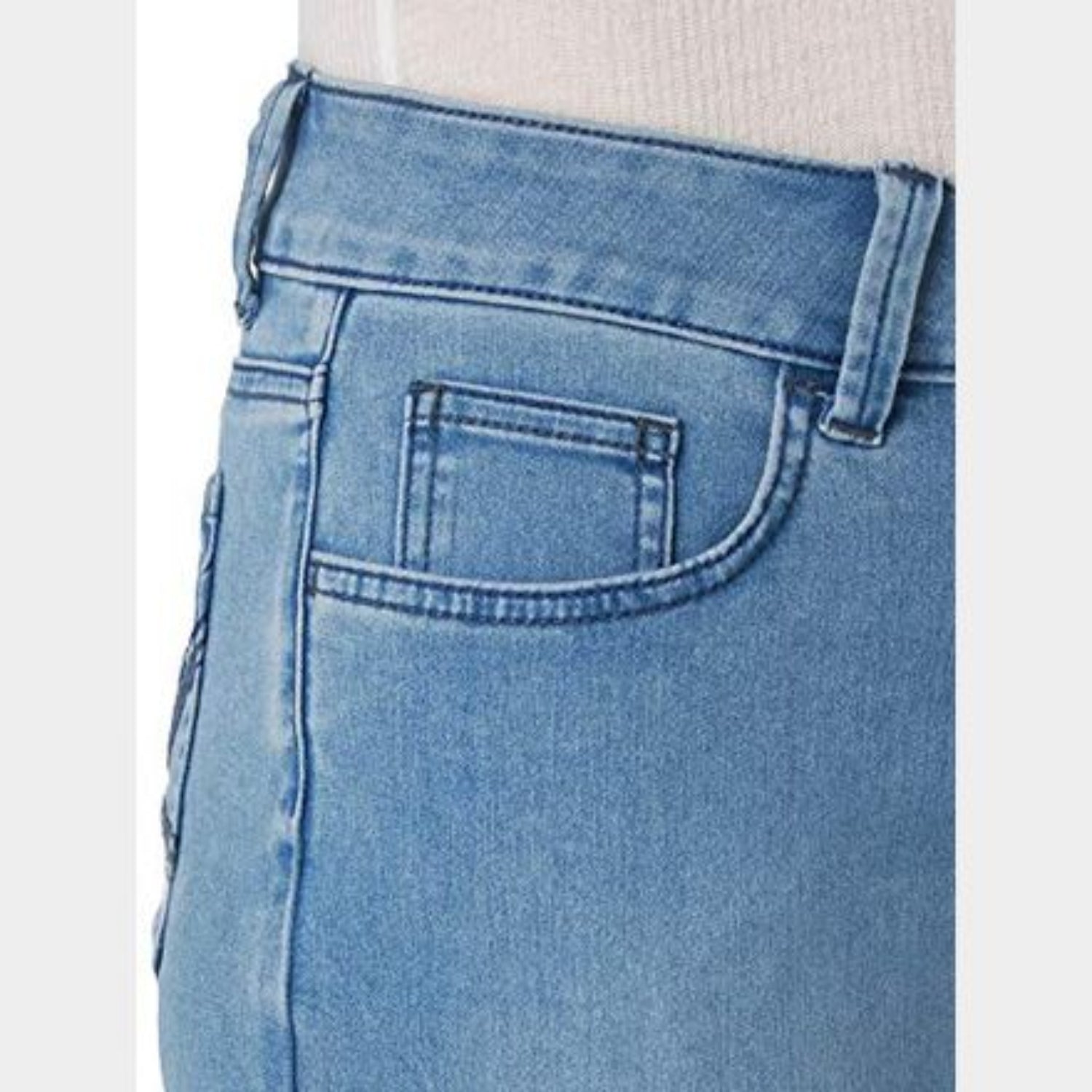 C37 - Riders by Lee Indigo Women's Ultra Soft Denim Capri