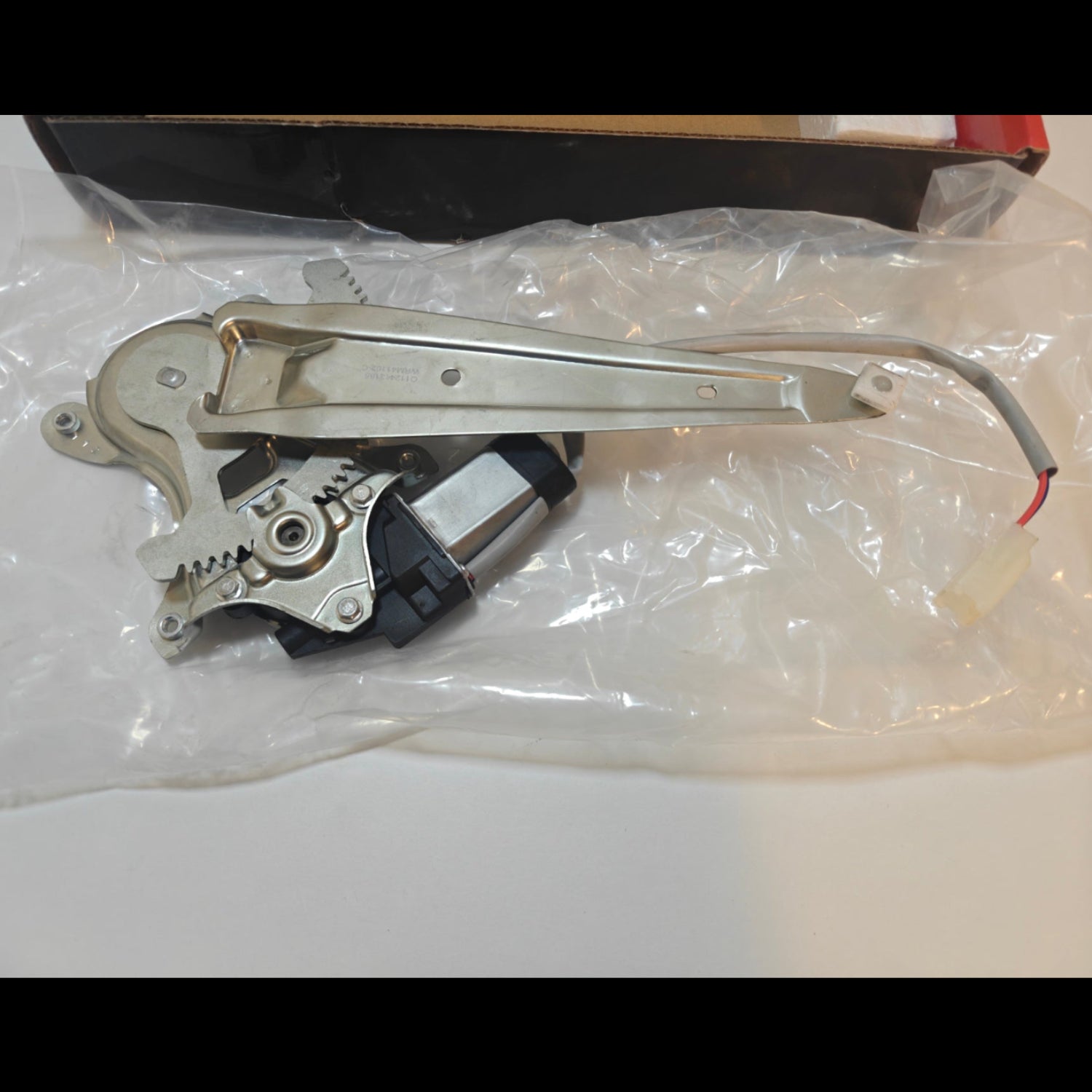 A28 - A-Premium Rear Passenger Side Power Window Regulator with Motor (2-Pin) | for Toyota Highlander 2001-2007 Sport Utility