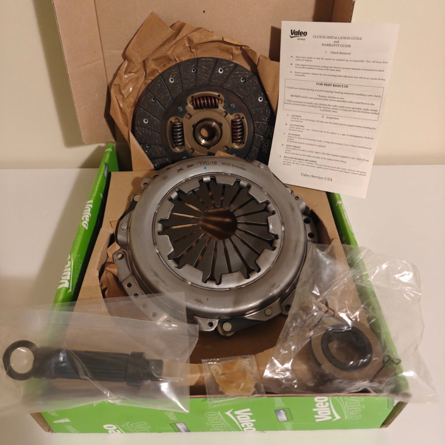 A5 - Valeo 52125203 OE Replacement Clutch Kit Compatible with Select Toyota, Pontiac, Scion, and Chevrolet Models