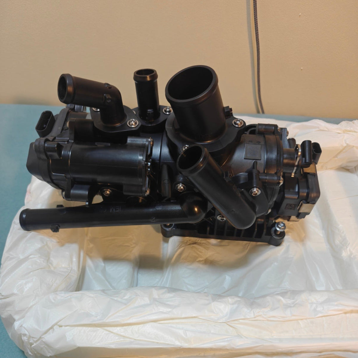 A71 - GM Genuine Parts 55516369 Engine Coolant Flow Control Valve