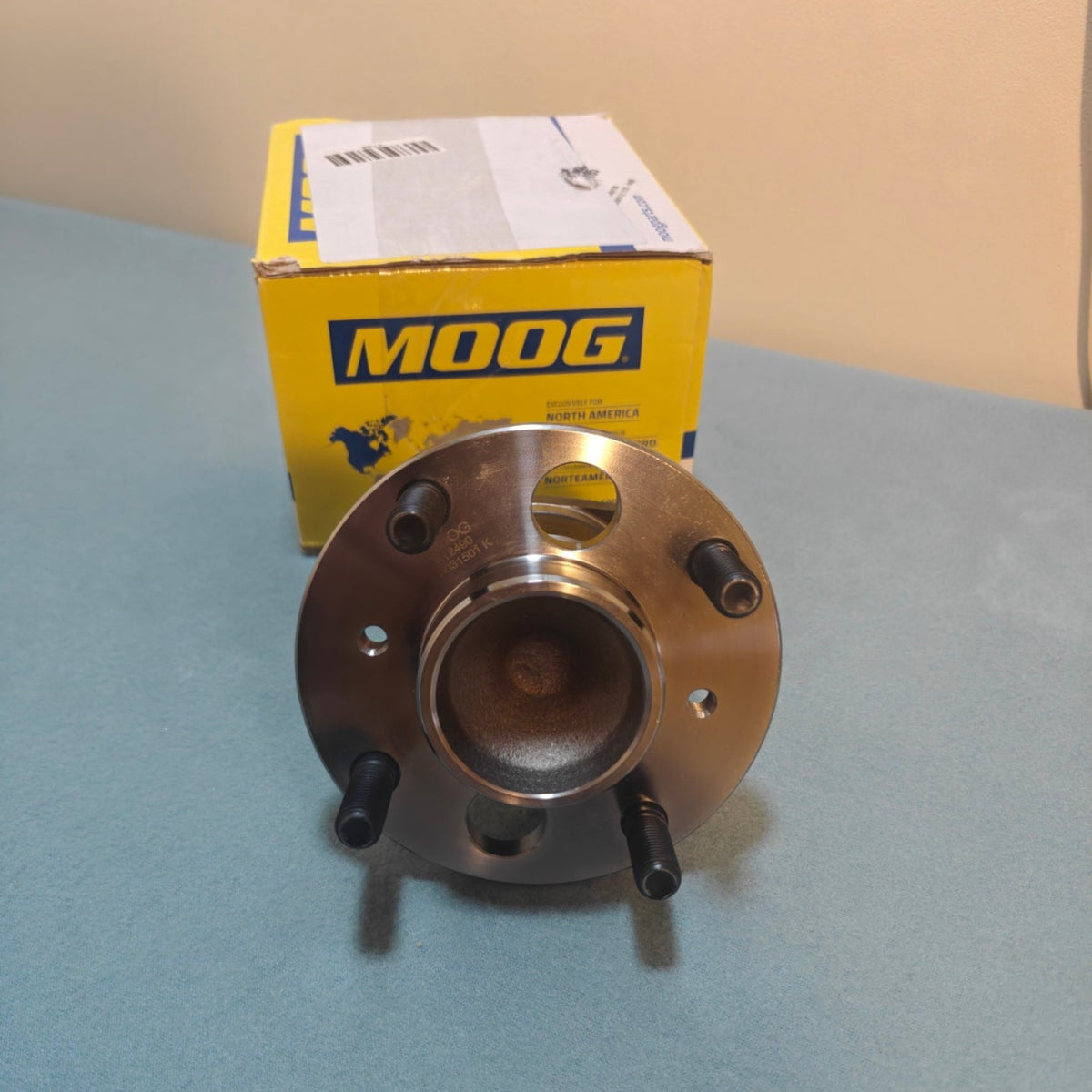 A91 - MOOG 512490 Wheel Bearing and Hub Assembly for Ford Fiesta