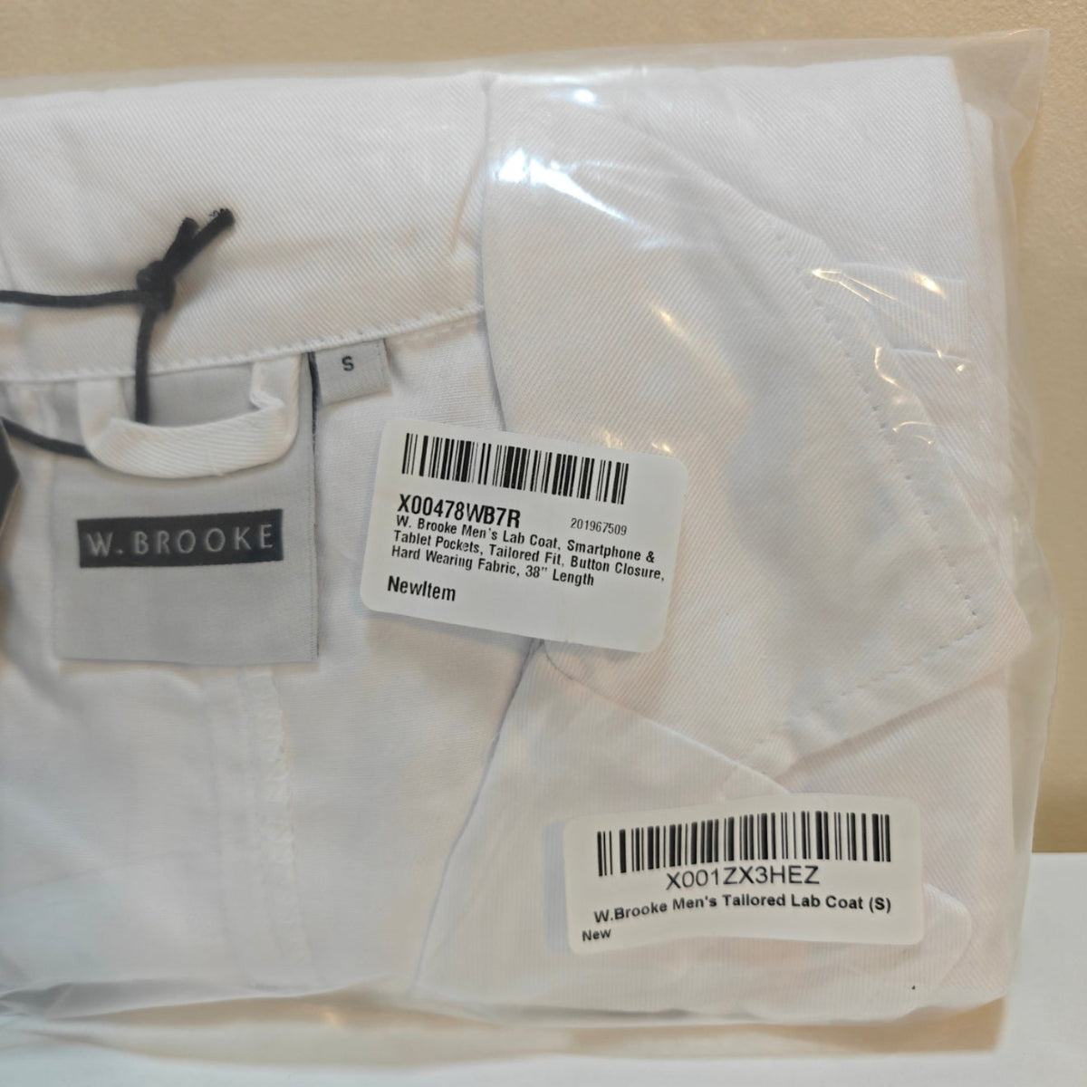 C79 - Men's Lab Coat – Slim fit, durable fabric, professional medical coat, smartphone and tablet pocket