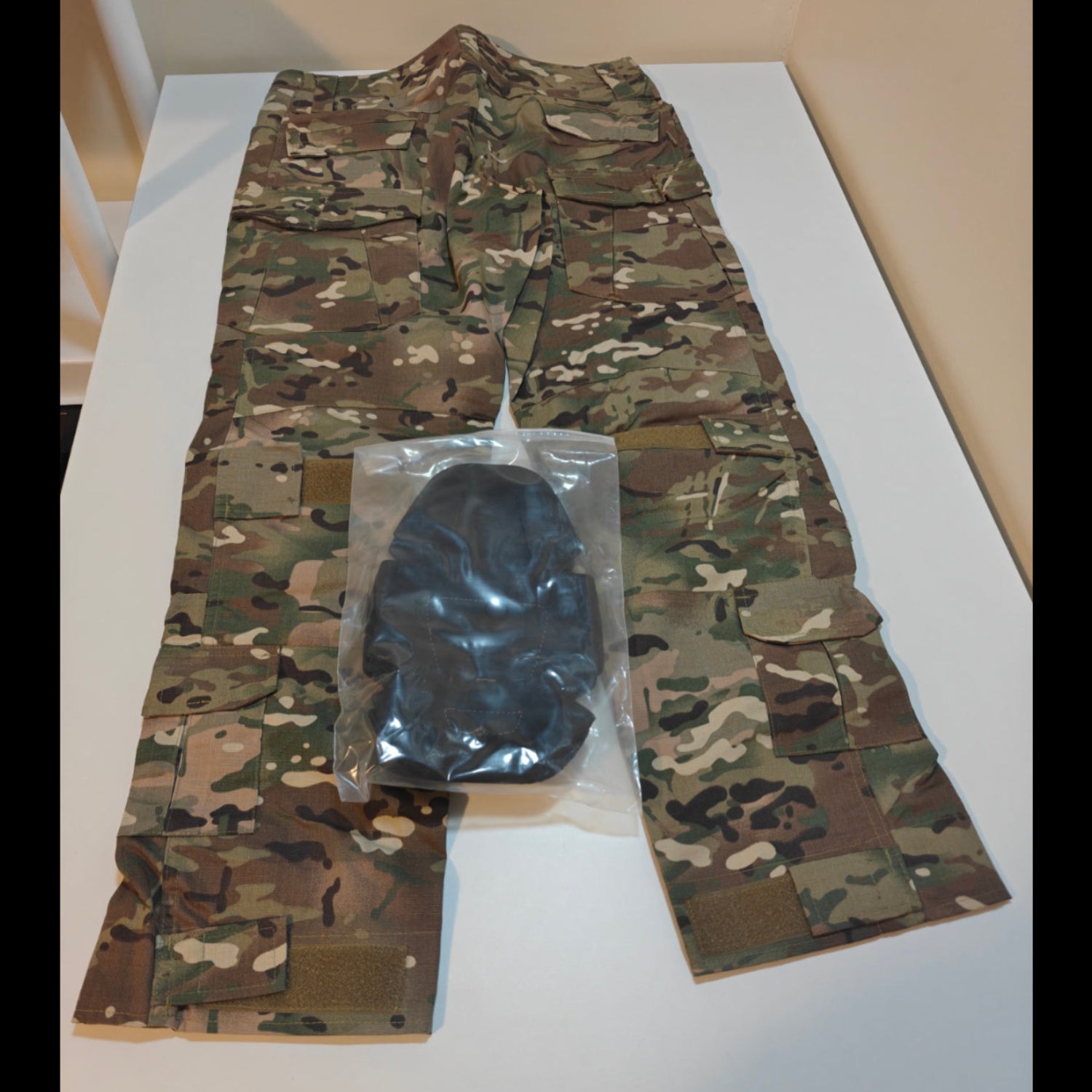 C14 - Airsoft, Fishing, Hunting with Knee Pads Tactical Pants Men Combat Trousers Multiple Pocket Hook-and-Loop Adjuster