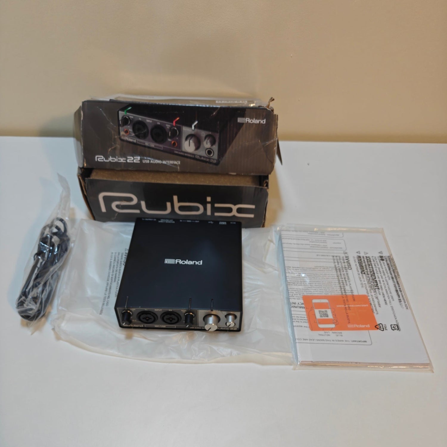 E2 - Roland Rubix22 USB Audio Interface, 2-In/2-Out