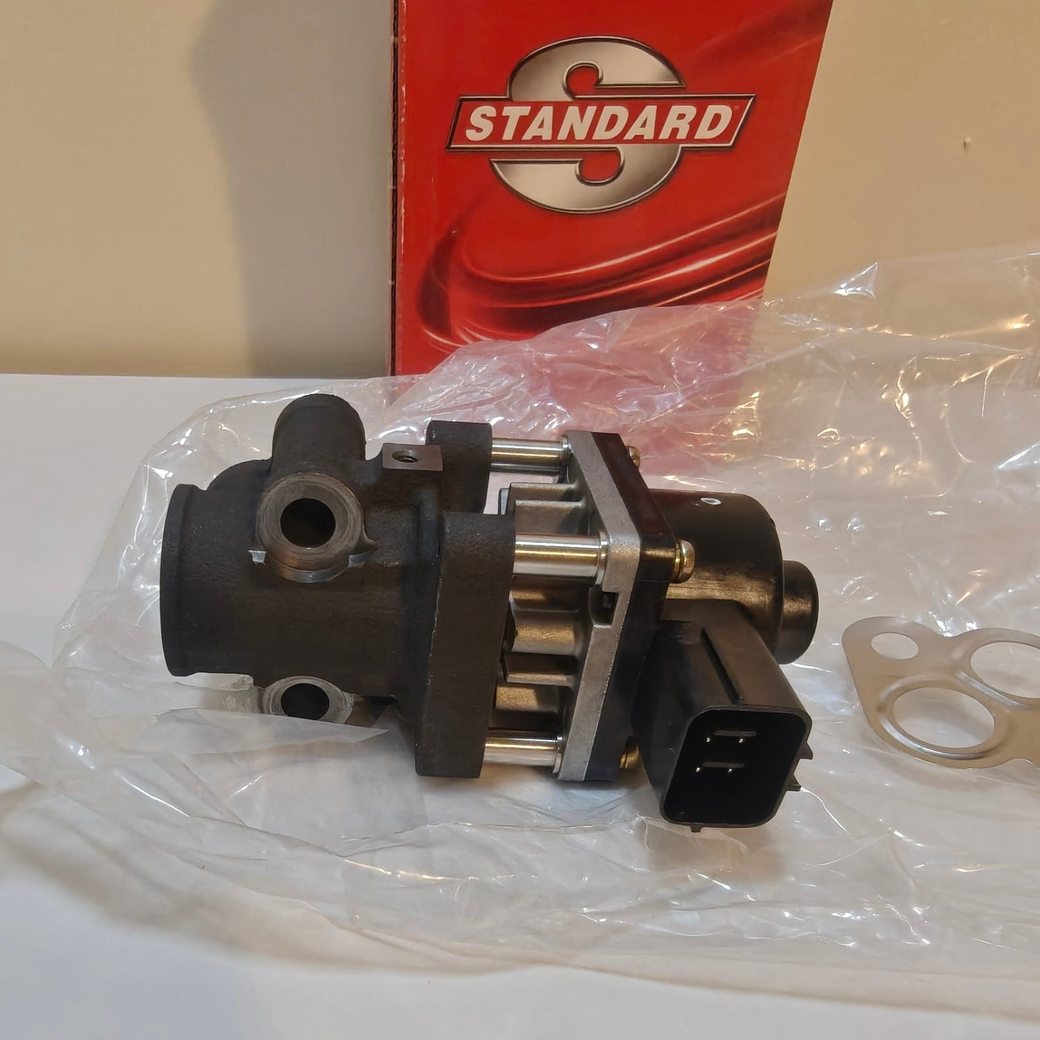A17 - Standard Motor Products EGV913 EGR Valve