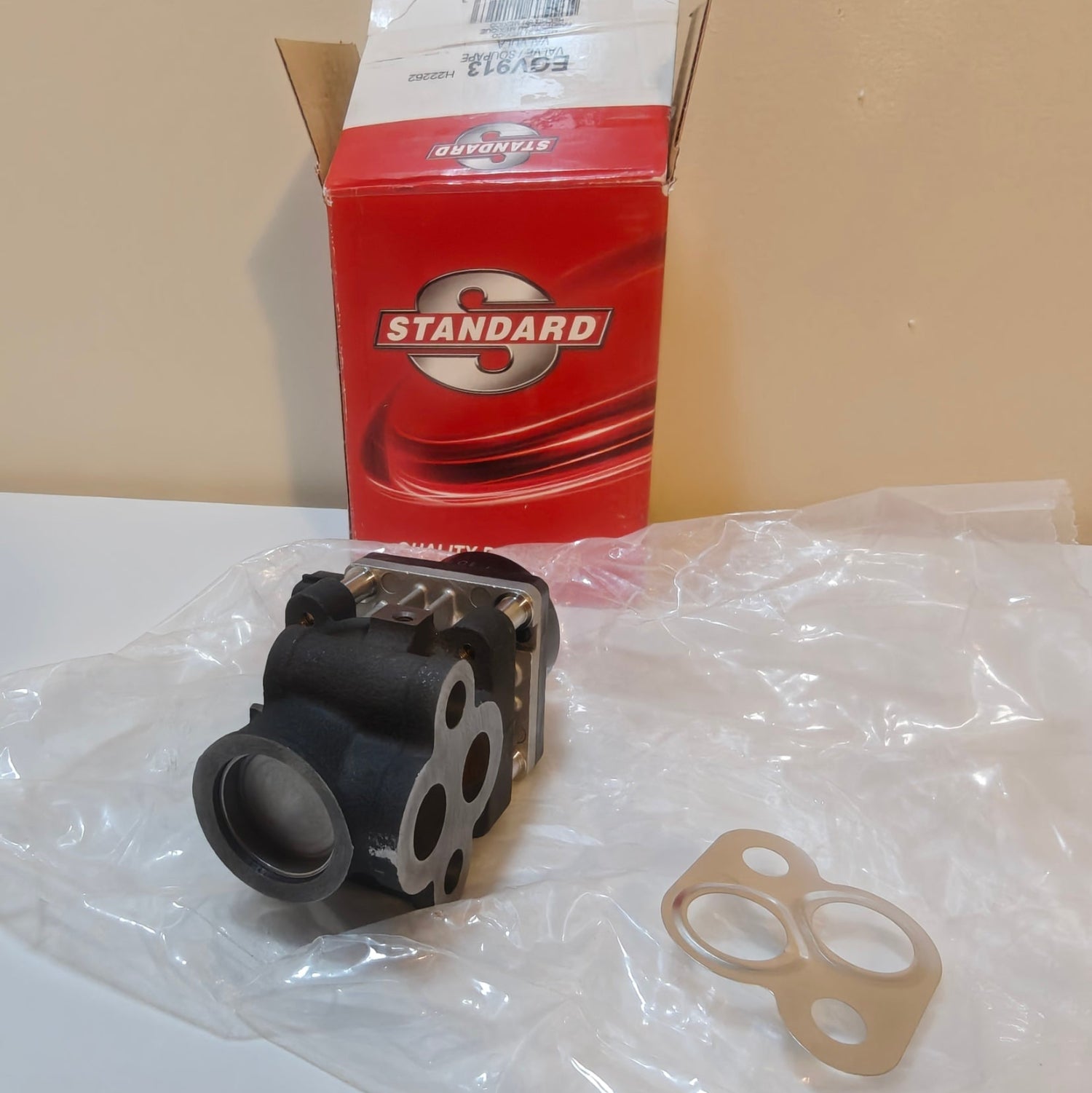 A17 - Standard Motor Products EGV913 EGR Valve