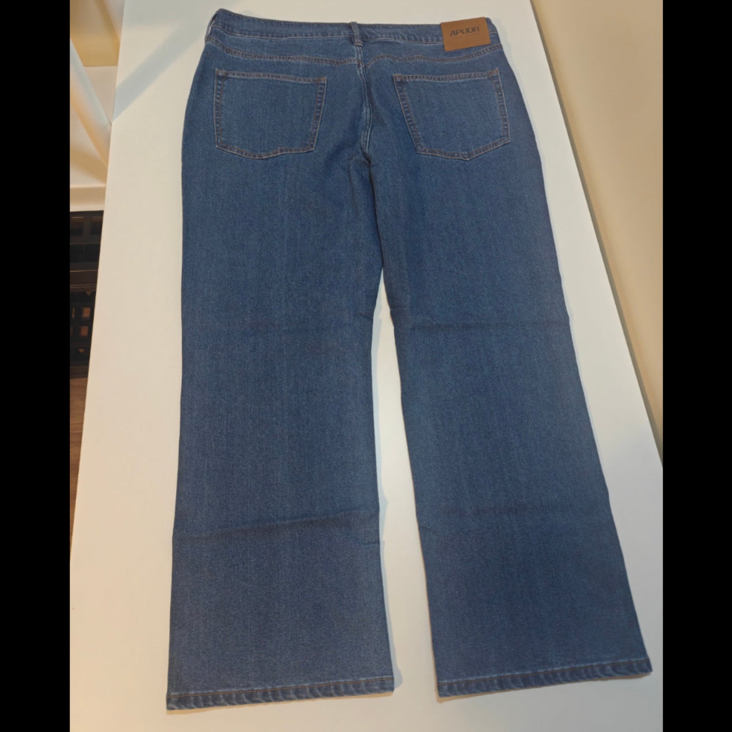 C31 - APUOR Men's Classic Relaxed Fit Flex Jeans Straight Loose fit Jeans