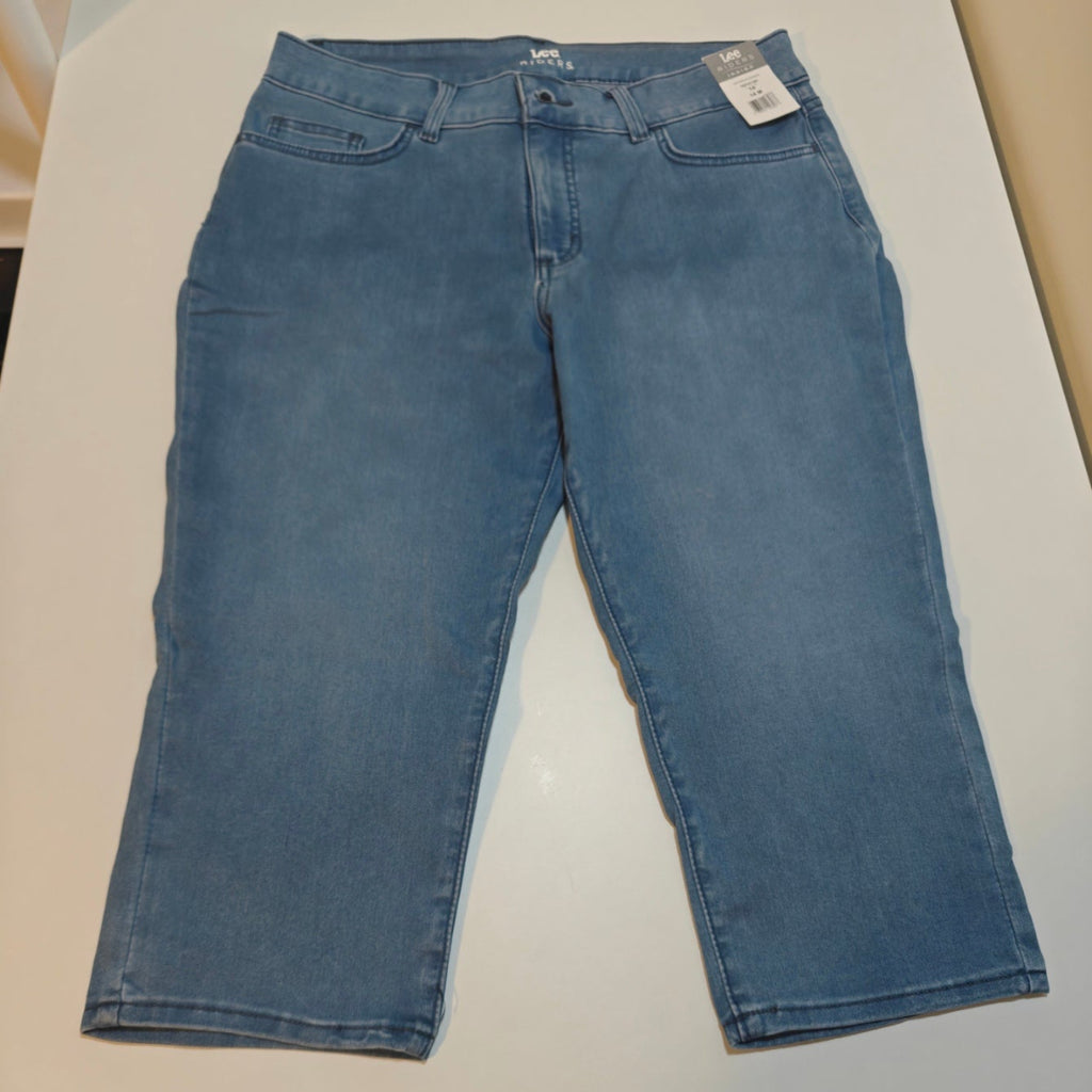 C37 - Riders by Lee Indigo Women's Ultra Soft Denim Capri