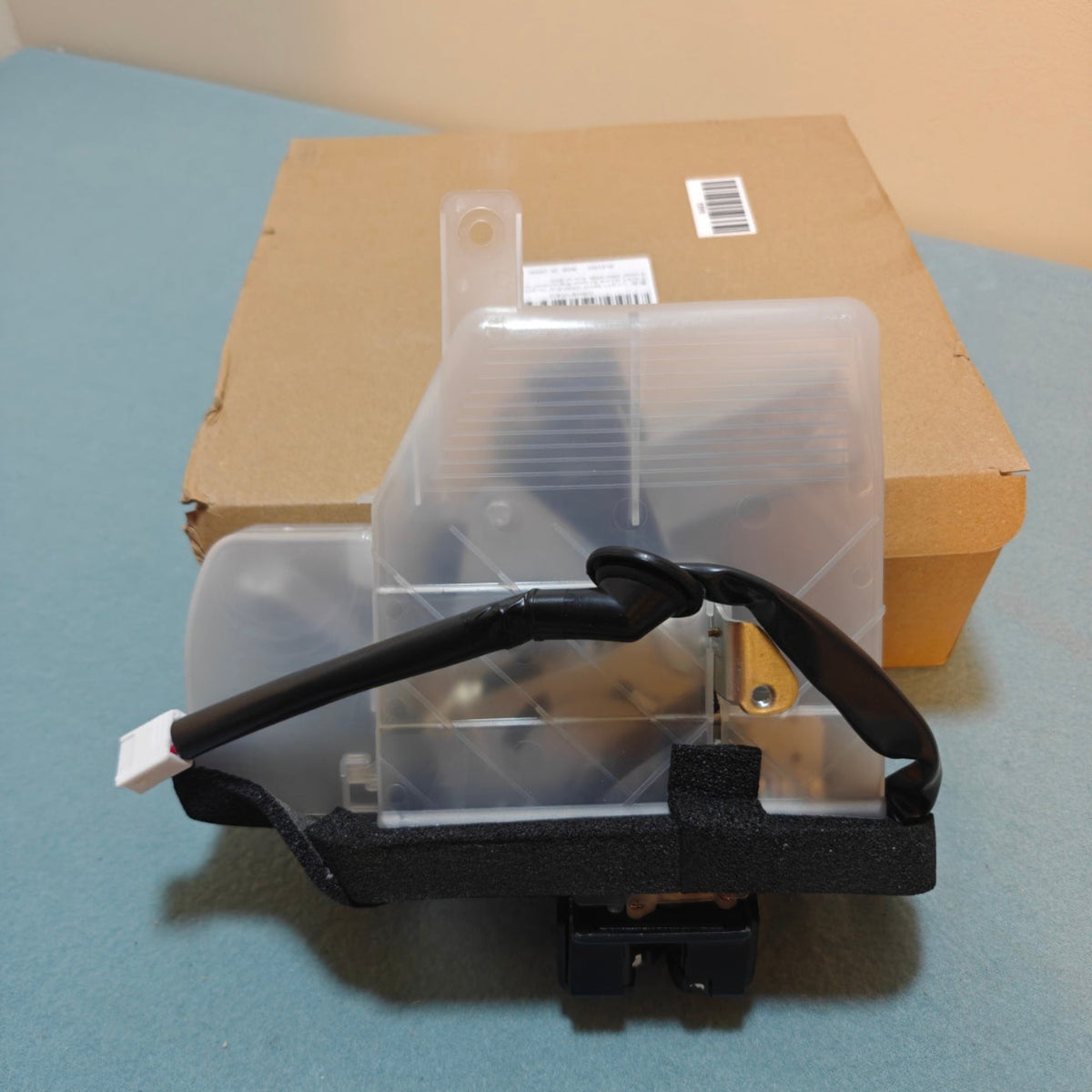 A121 - Rear Tailgate Liftgate Lock Latch Actuator Assembly for Toyota 4Runner 2003-2009