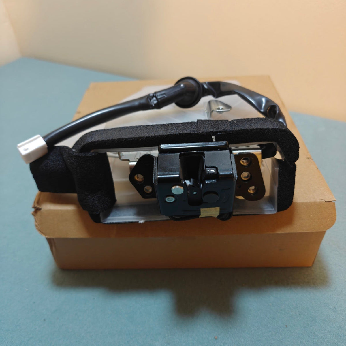 A121 - Rear Tailgate Liftgate Lock Latch Actuator Assembly for Toyota 4Runner 2003-2009