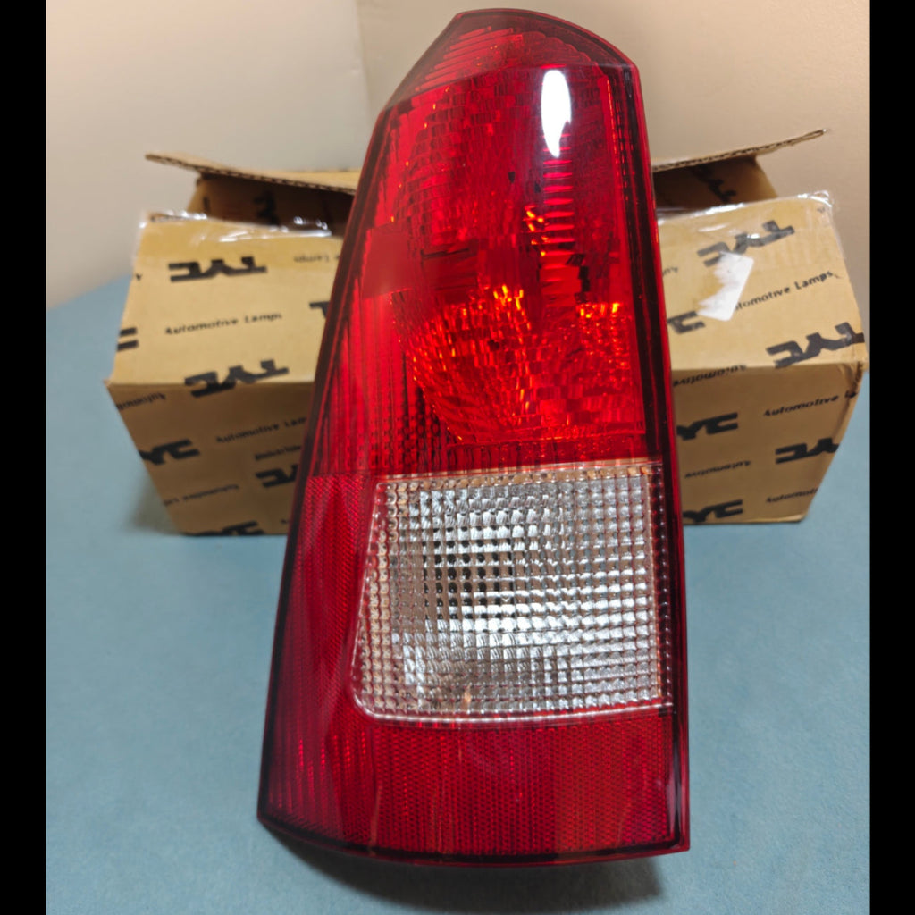 A135 - TYC 11-5972-91 Ford Focus Driver Side Replacement Tail Light Assembly